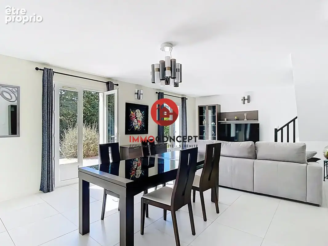 Maison 108 m² à Rochefort-Du-Gard  - photo 2
