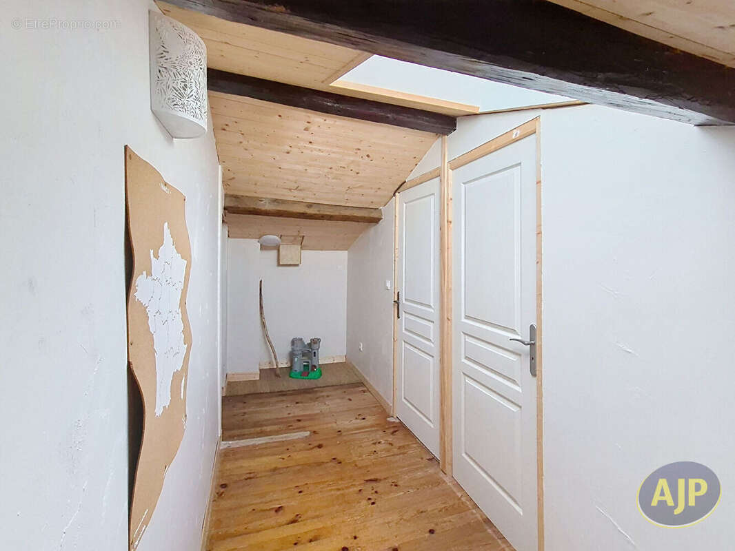 Maison à BAZOGES-EN-PAILLERS