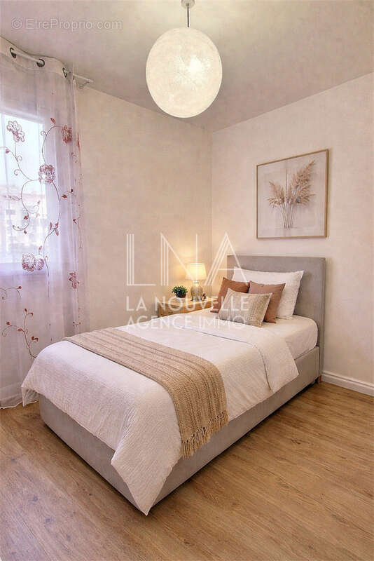 Appartement à LES LILAS