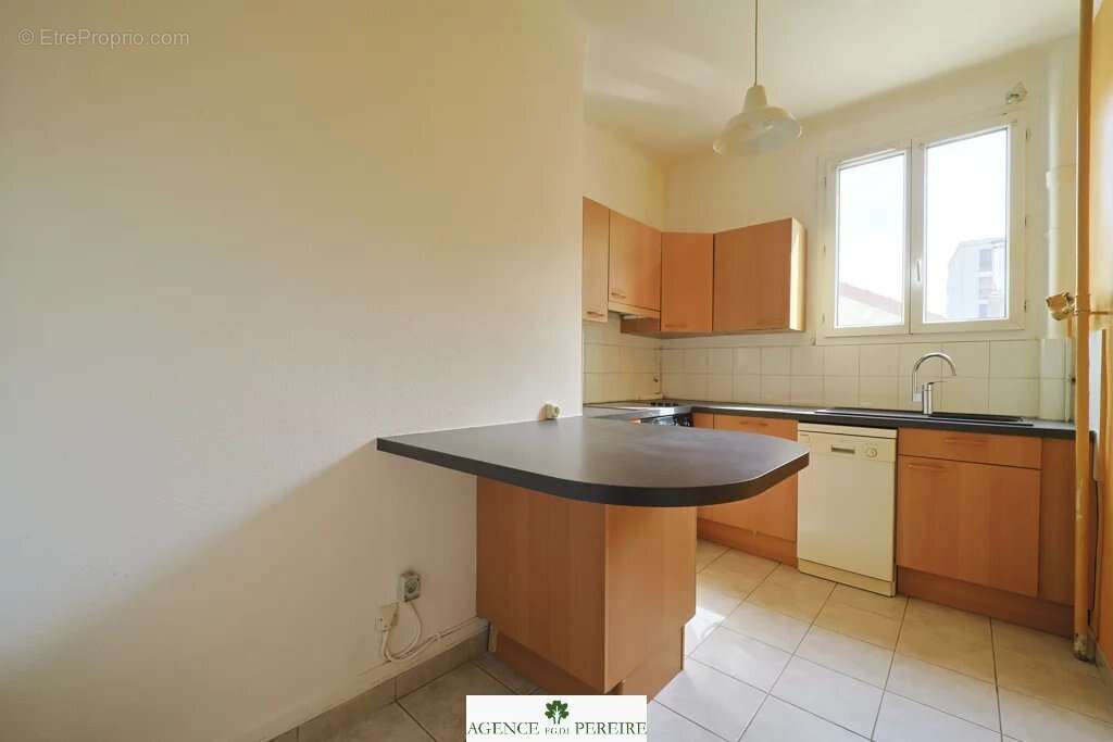 Appartement à LA GARENNE-COLOMBES