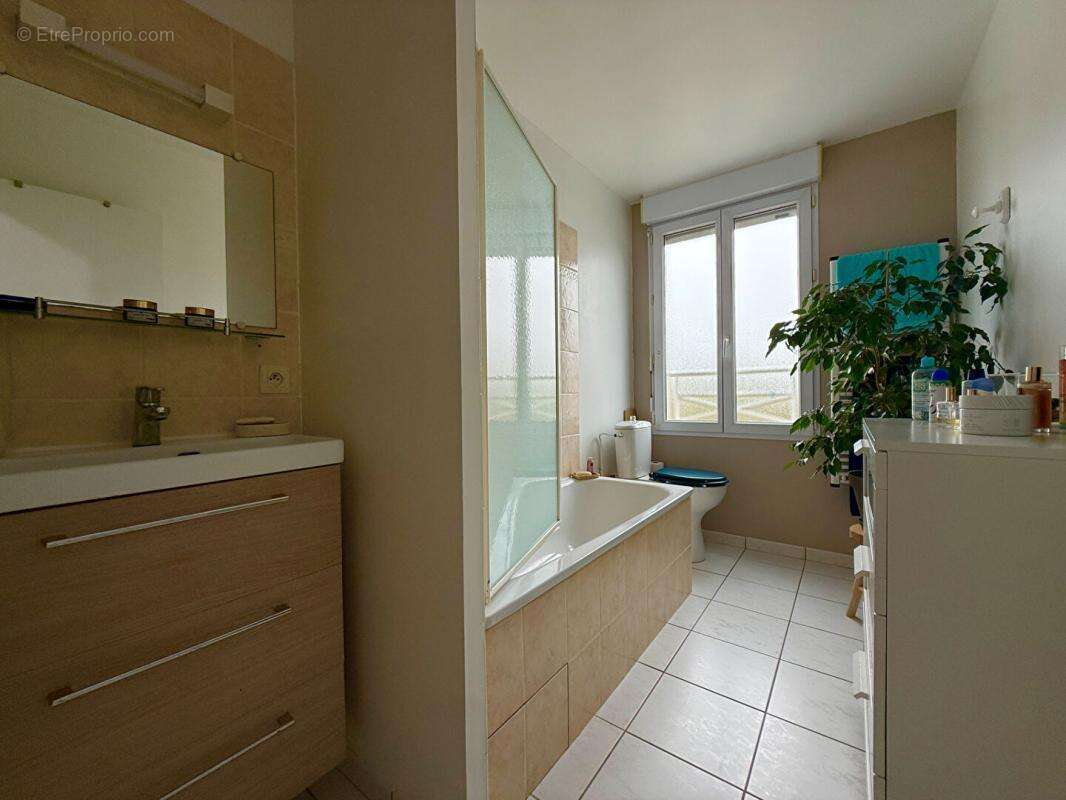 Maison à OUISTREHAM