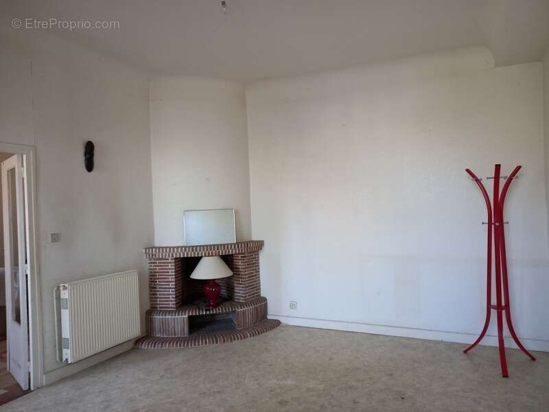 Appartement à CHATEAUNEUF-VAL-DE-BARGIS