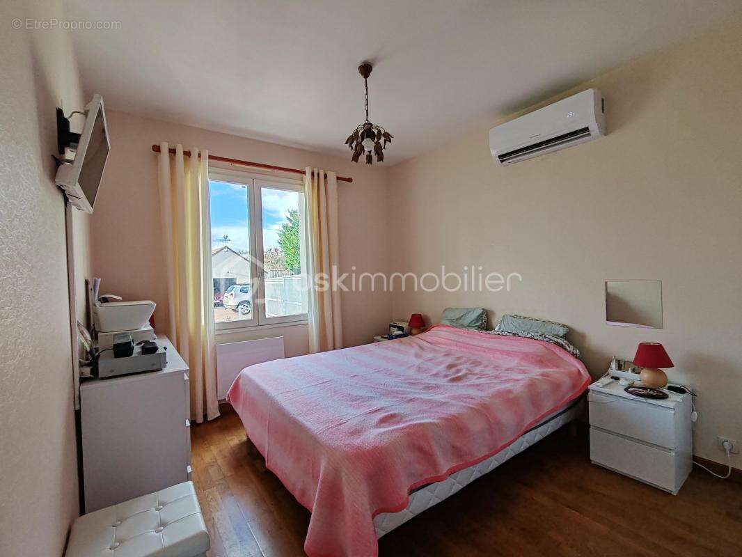 Maison à LES BORDES