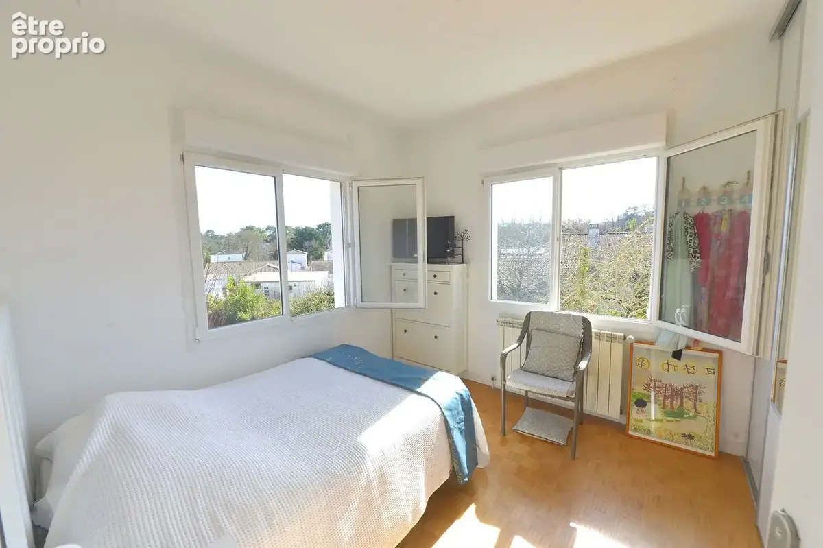 Maison 120 m² à Saint-Georges-De-Didonne  - photo 4