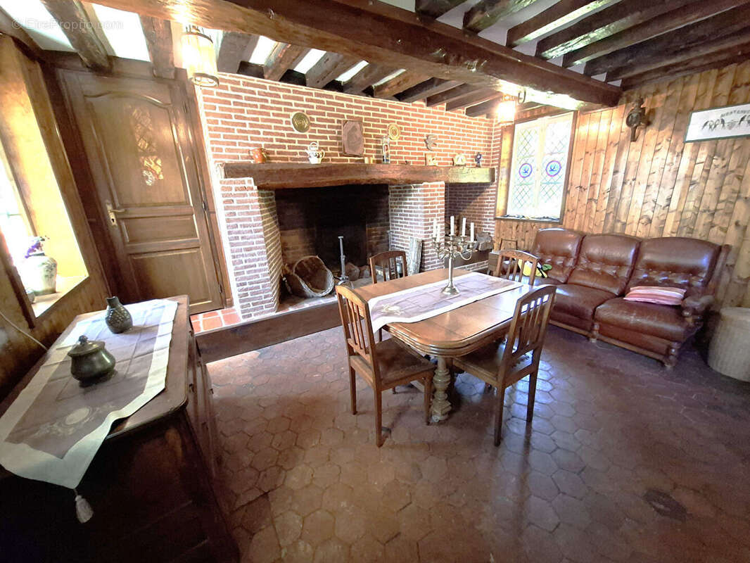 Maison à SAINTE-GENEVIEVE