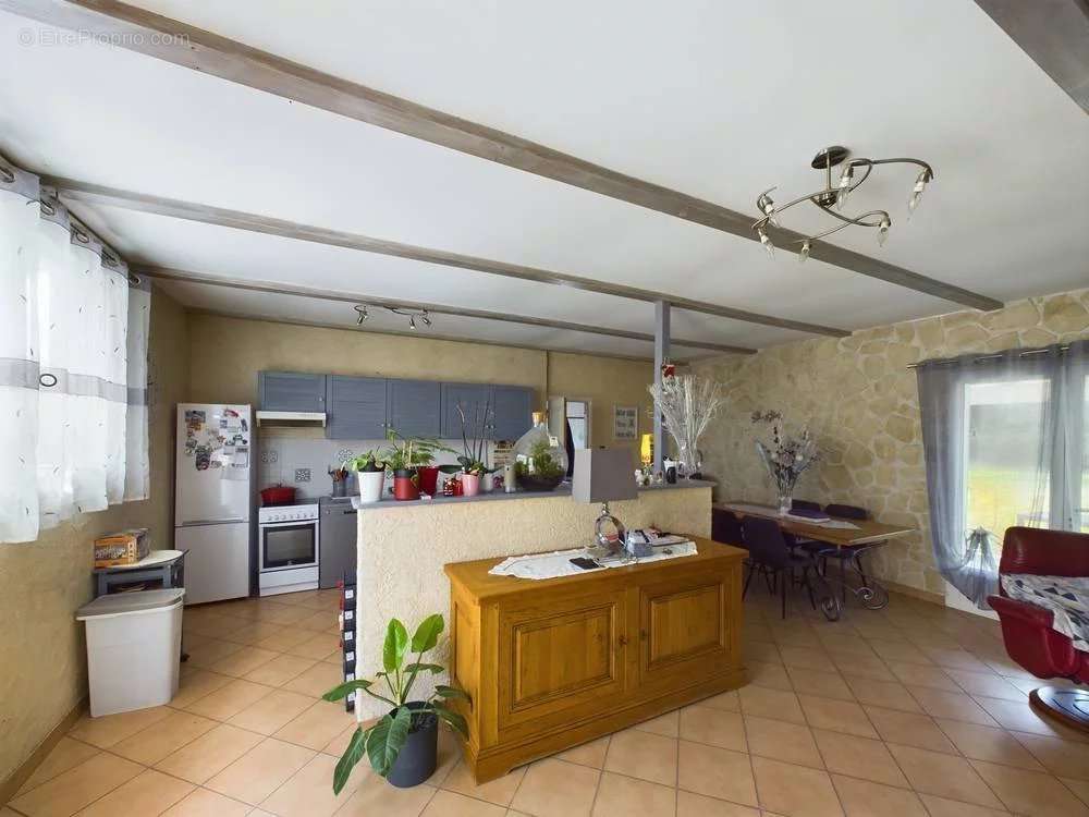 Appartement à CHATTE