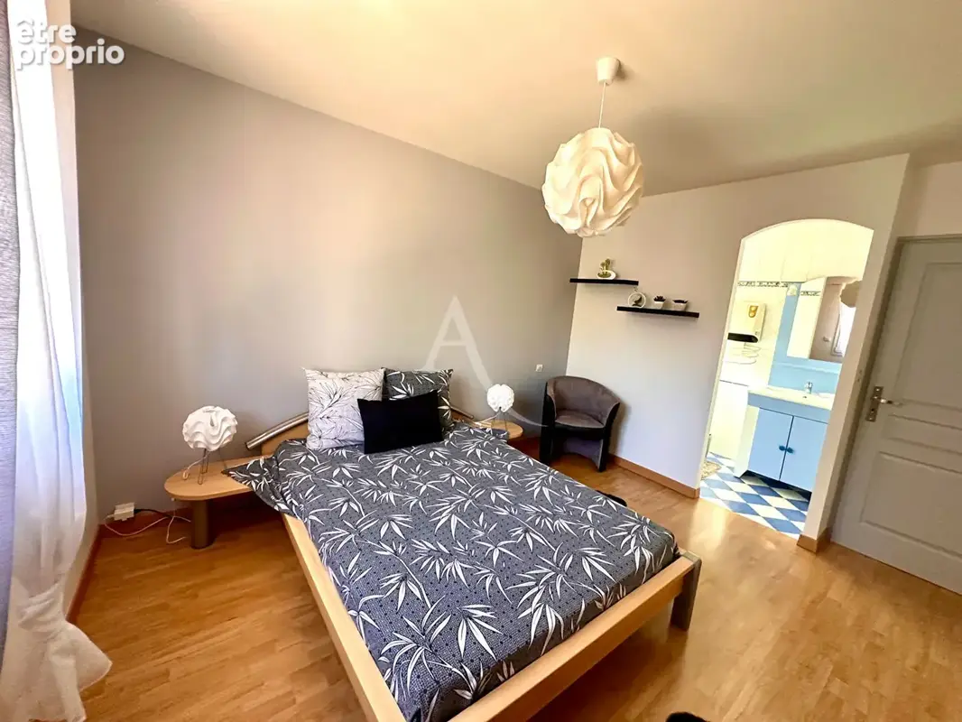 SAINTES - Belle propriété familiale de 186m² sur 2800m² de terrain arboré - photo 14