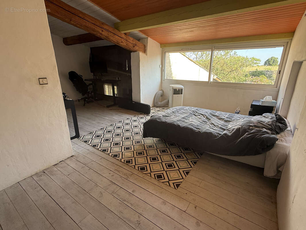 Maison à POUSSAN