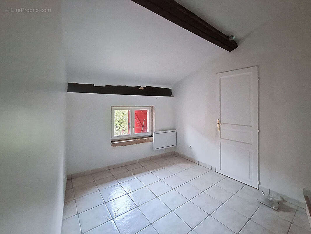 Maison à LA CHAPELLE-DE-GUINCHAY