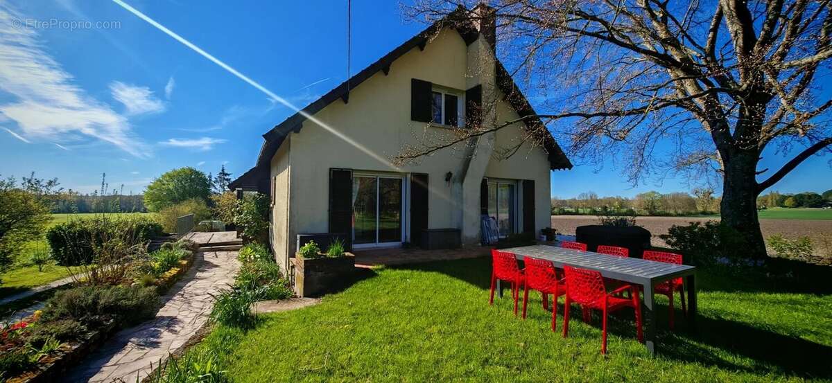 Maison à LONGEVILLE-SUR-MOGNE