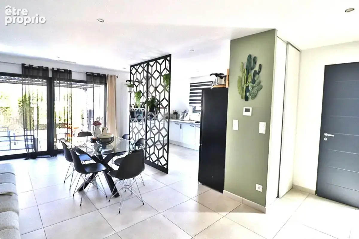 Villa  4 pièce(s) 102 m2 sur un terrain de 336m² avec piscine - photo 5