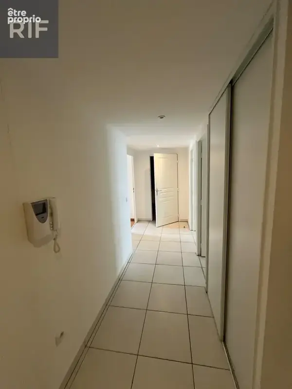 T3 traversant de 65,90 m2 — Loggia & garage — Lyon 7e / Jean Jaurès - photo 3