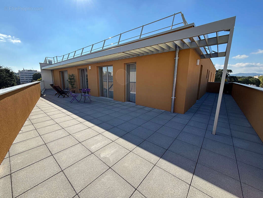 Appartement à TASSIN-LA-DEMI-LUNE