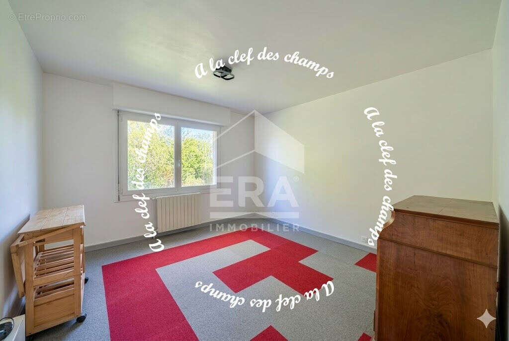 Maison à SAINT-REMY-LES-CHEVREUSE