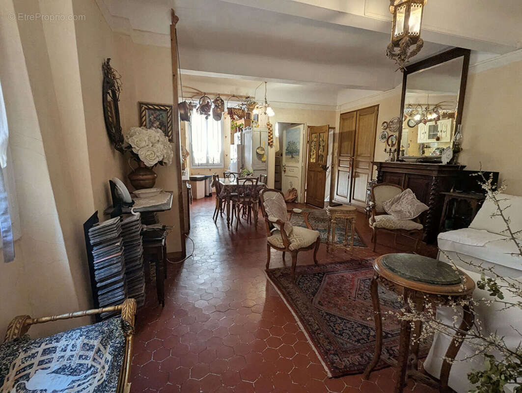 Maison à AUPS