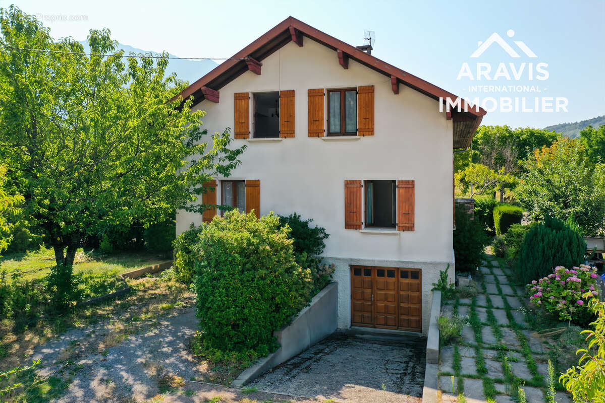 Maison lumineuse avec 6 chambres - photo 25