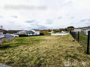 Terrain à SAINT-PIERRE-EYNAC