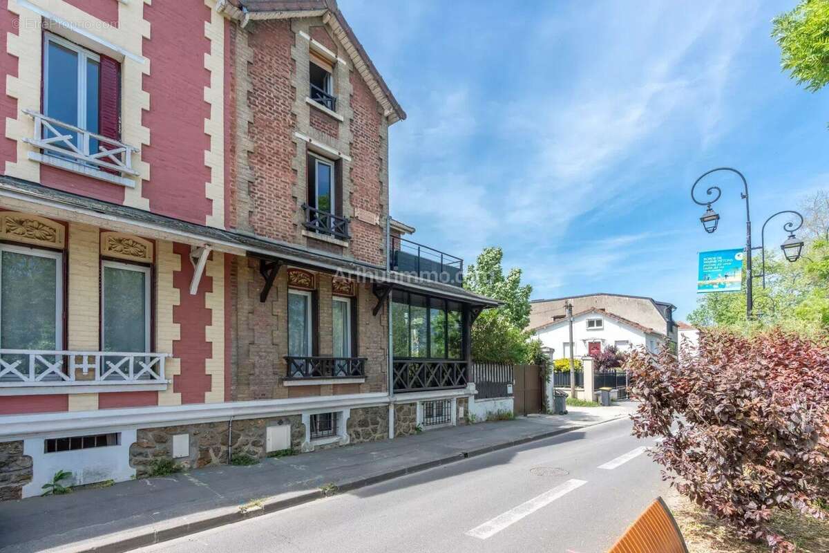 Maison à LE PERREUX-SUR-MARNE