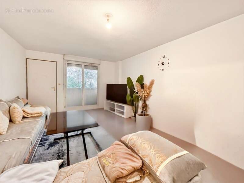 Montpellier Joli T2 avec balcon, piscine et vue jardin - photo 2