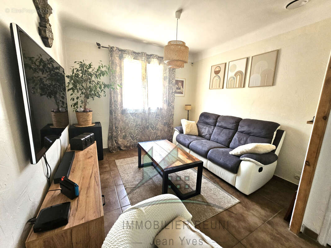 Un lieu atypique aux charmes incontestables ! 2 chambres   Garage   Cave - photo 8