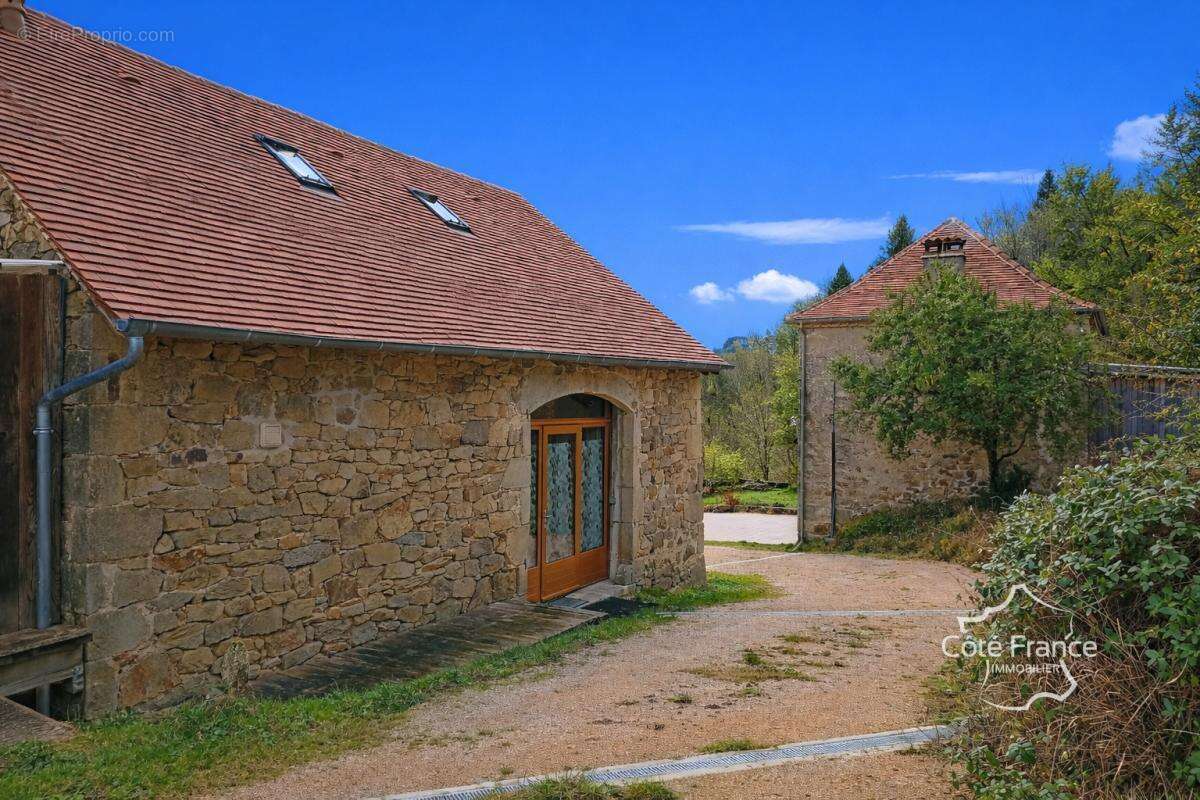 Maison à TEYSSIEU