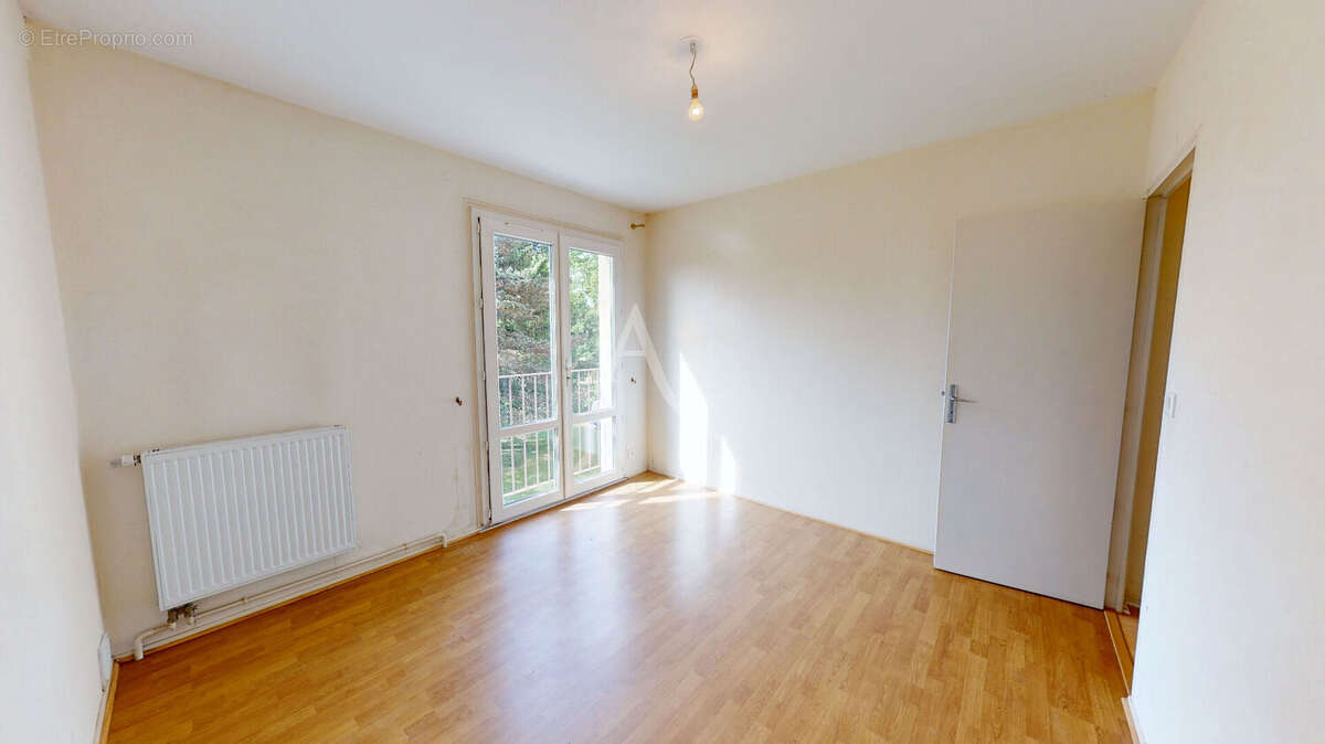 Appartement à SAINT-JEAN-DE-BRAYE