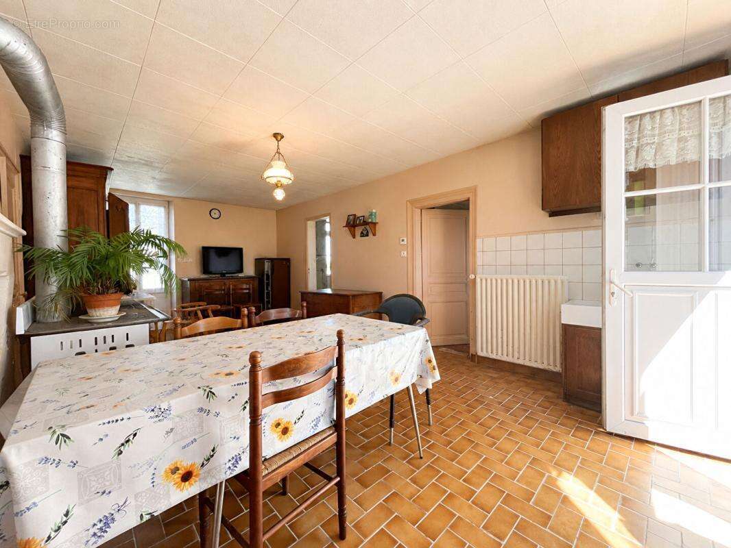 Maison Gehee 4 pièce(s) 86 m2 et 36 hectares de terres agricoles louées - photo 4