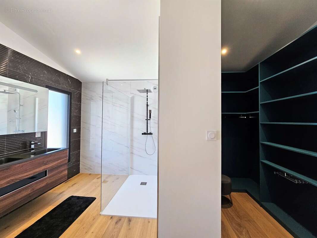 Maison à VAUX-SUR-MER