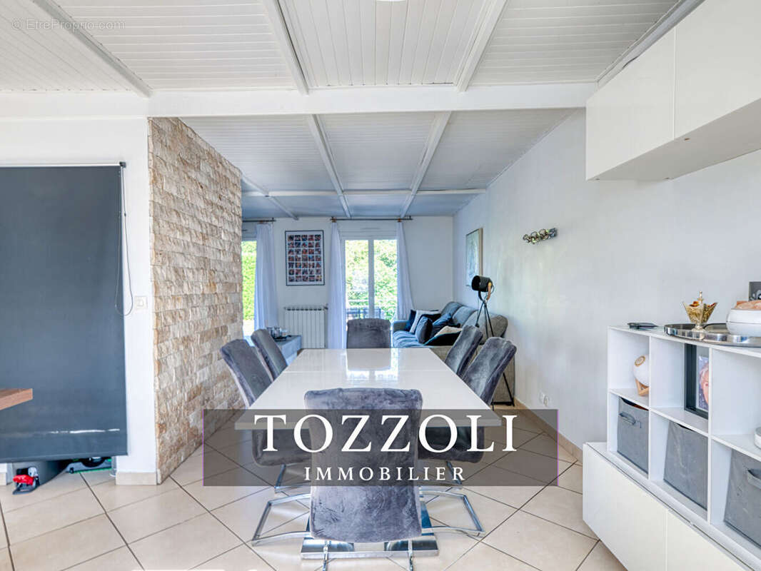 Maison à SAINT-LAURENT-DE-MURE