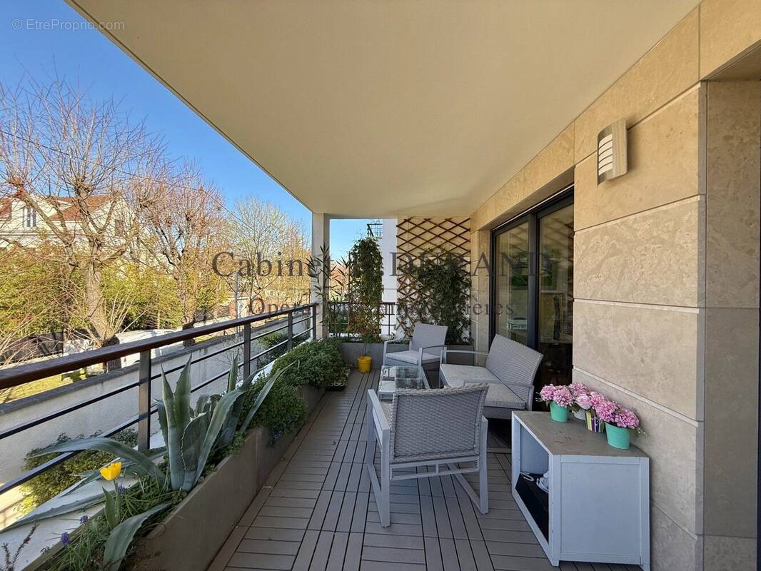 Appartement à COLOMBES