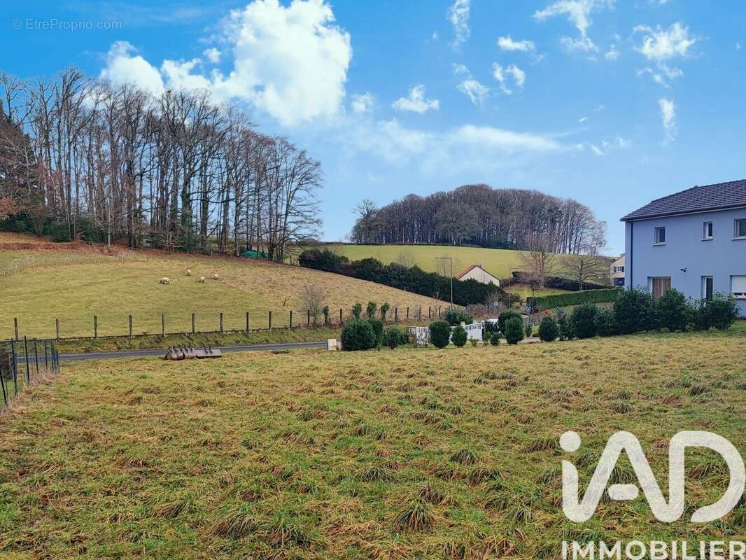 Terrain 1385 m² à Lafeuillade-En-Vezie  - photo 2