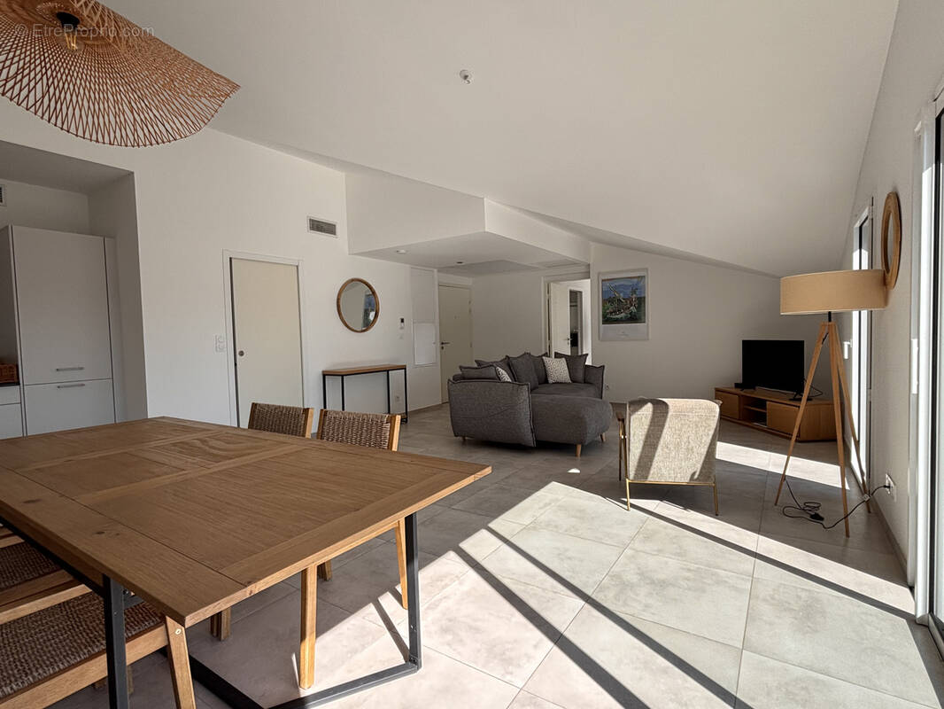 Appartement à SAINT-CYR-SUR-MER