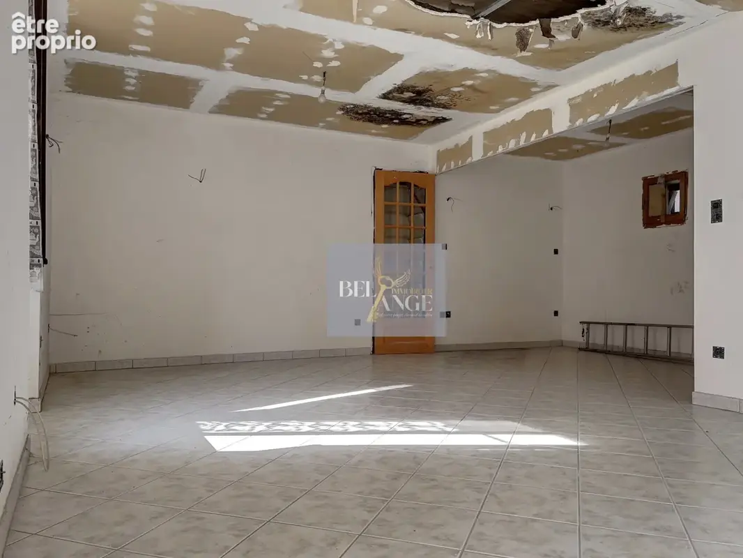 Maison de ville à rénover - photo 3