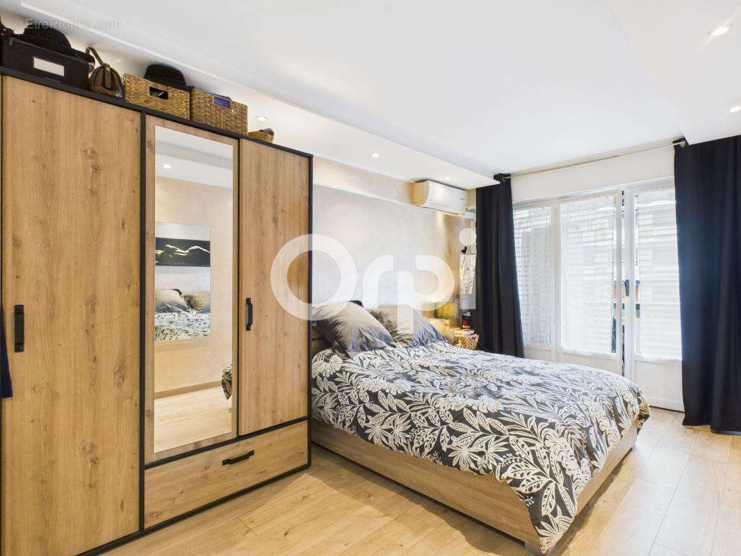 Appartement à MANDELIEU-LA-NAPOULE