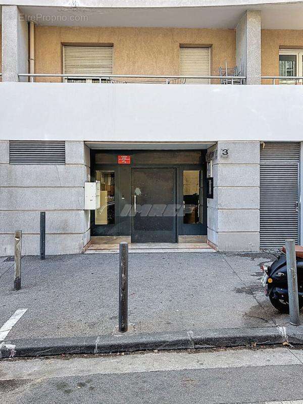 Appartement à MARSEILLE-5E