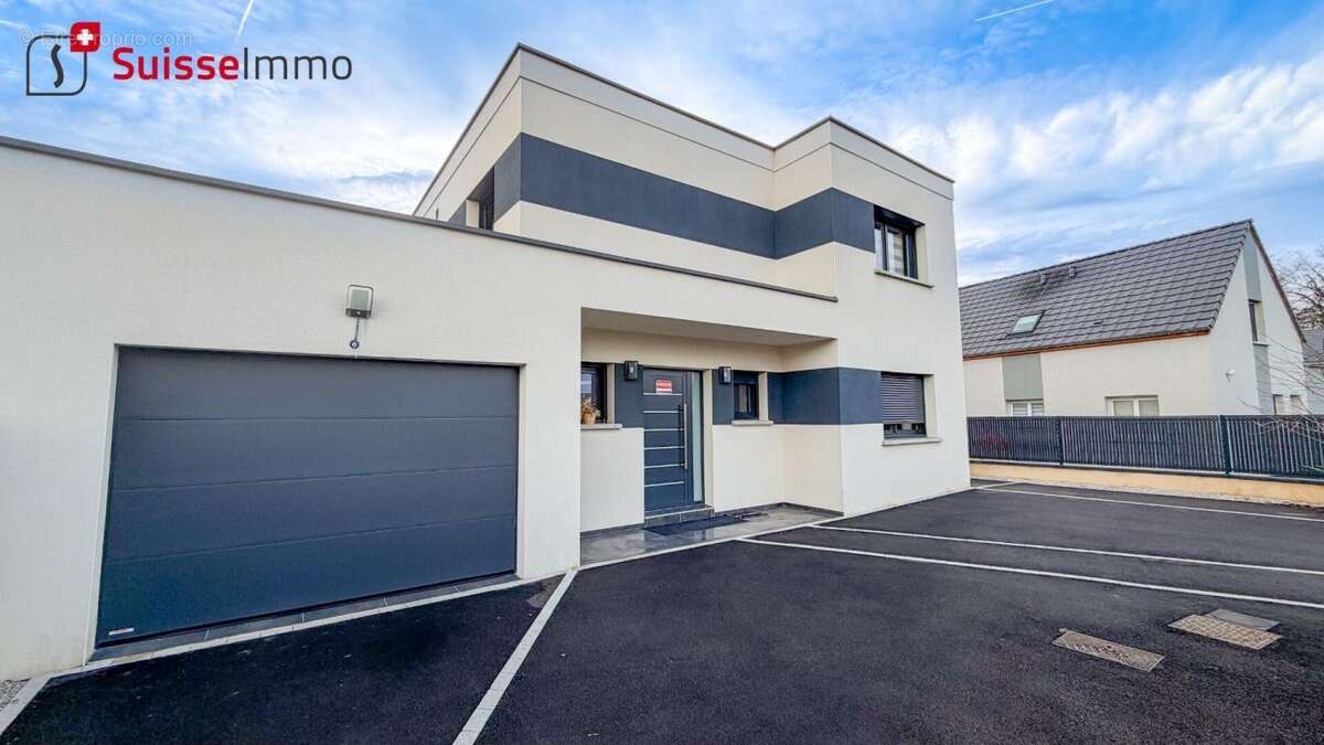 Maison à GRAND-CHARMONT