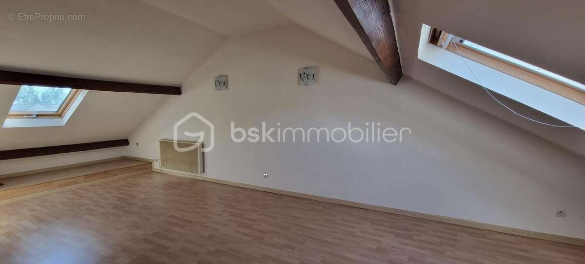 Maison à LIVRY-LOUVERCY