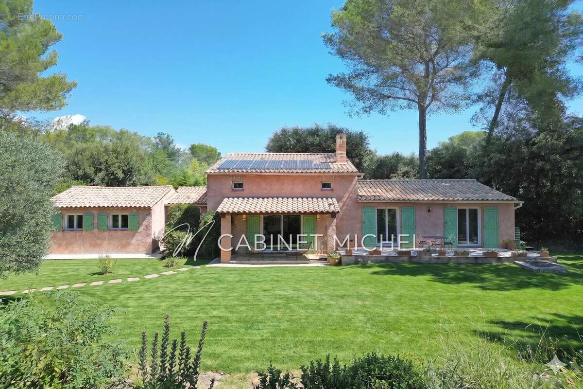 Maison à VALBONNE