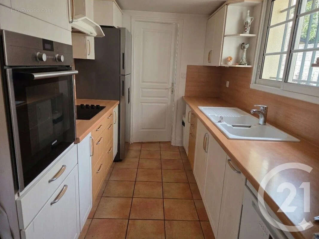 Maison à MONTAGNY-SAINTE-FELICITE