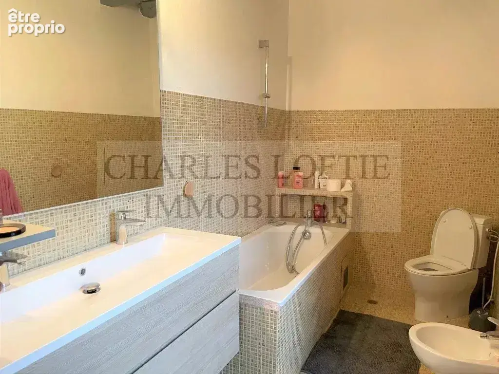 Charme et authenticité pour ce très bel ensemble de bâtiments - photo 17