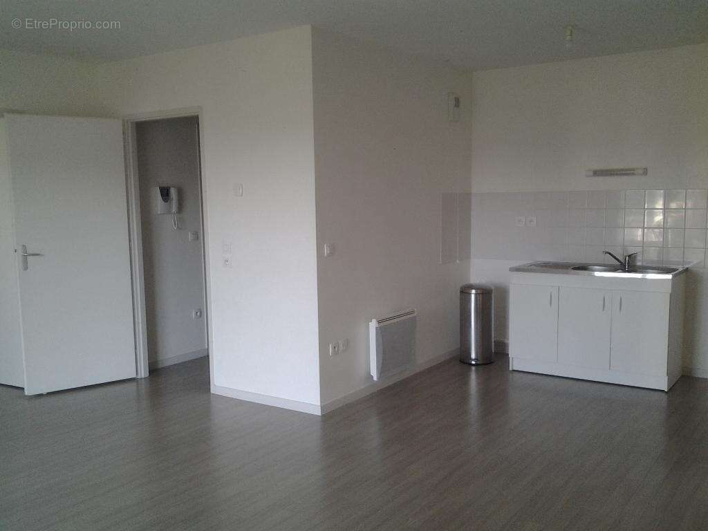 Appartement T3 Z.A.D., Z.I. Nord - 63.28 m2  144 000 Euros - photo 6