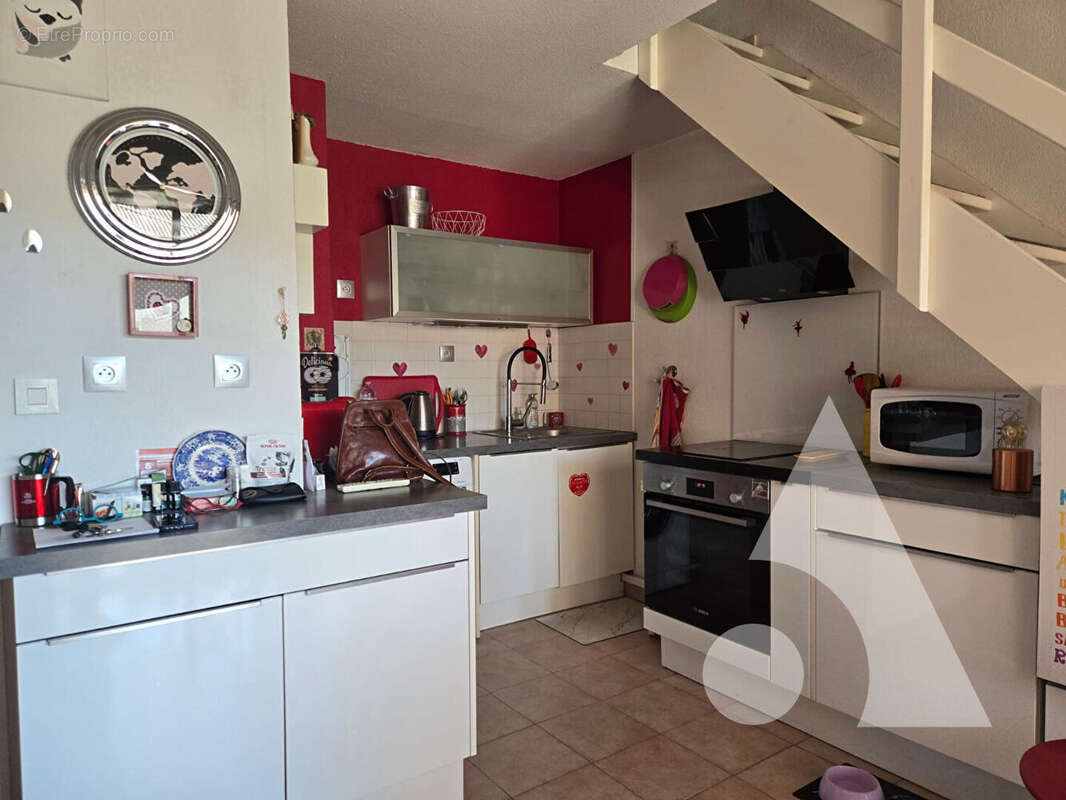 Appartement  t2 bis d'env. 46m² env.  - port frejus ii avec garage - photo 2