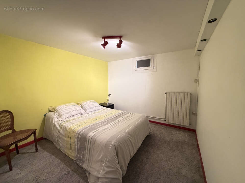 MAISON T5 avec garage (205 M2 de surface utile) et jardin de 544 M2 à Vendre (31270 CUGNAUX) - photo 17