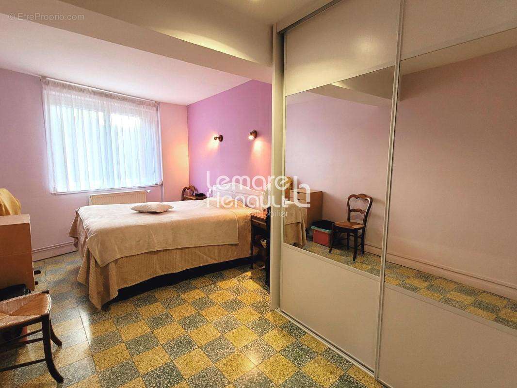 Maison à TREMBLAY-LES-VILLAGES