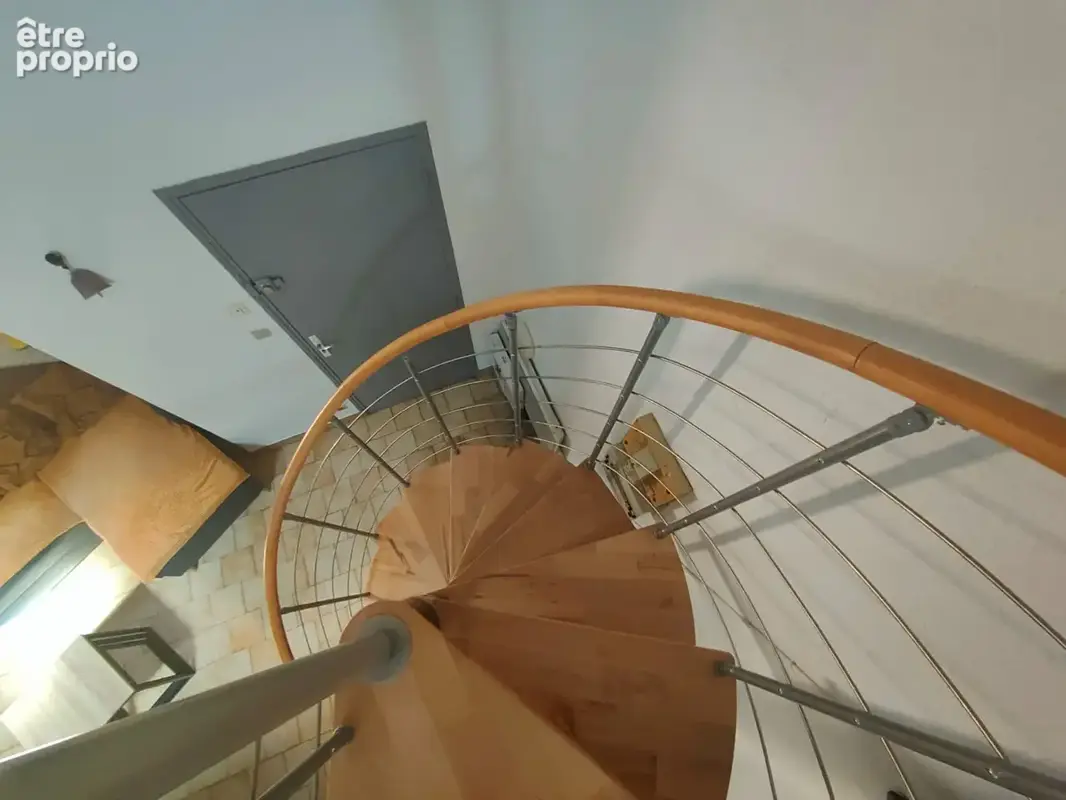 Appartement meublé au centre-ville d'Agde , dernier étage , Idéal investissement ou pied-à-terre - photo 12