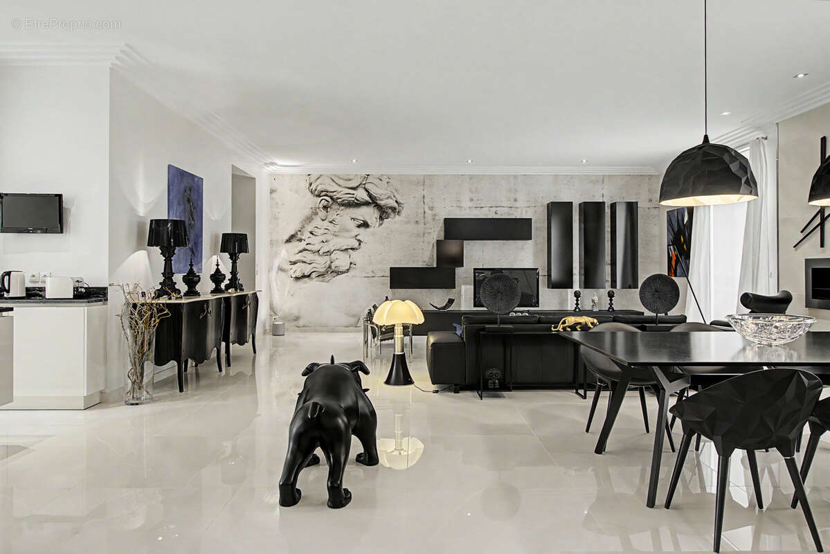 Chambéry hyper centre - Appartement d'exception T3/4 - 147 m2 - Ascenseur - Parking - photo 15