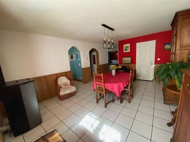 Maison à LA TOUR-D'AUVERGNE