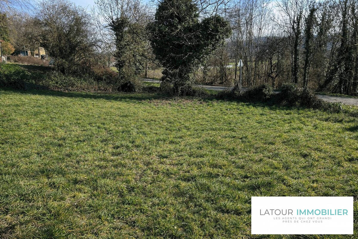 Terrain à SAINT-CHEF