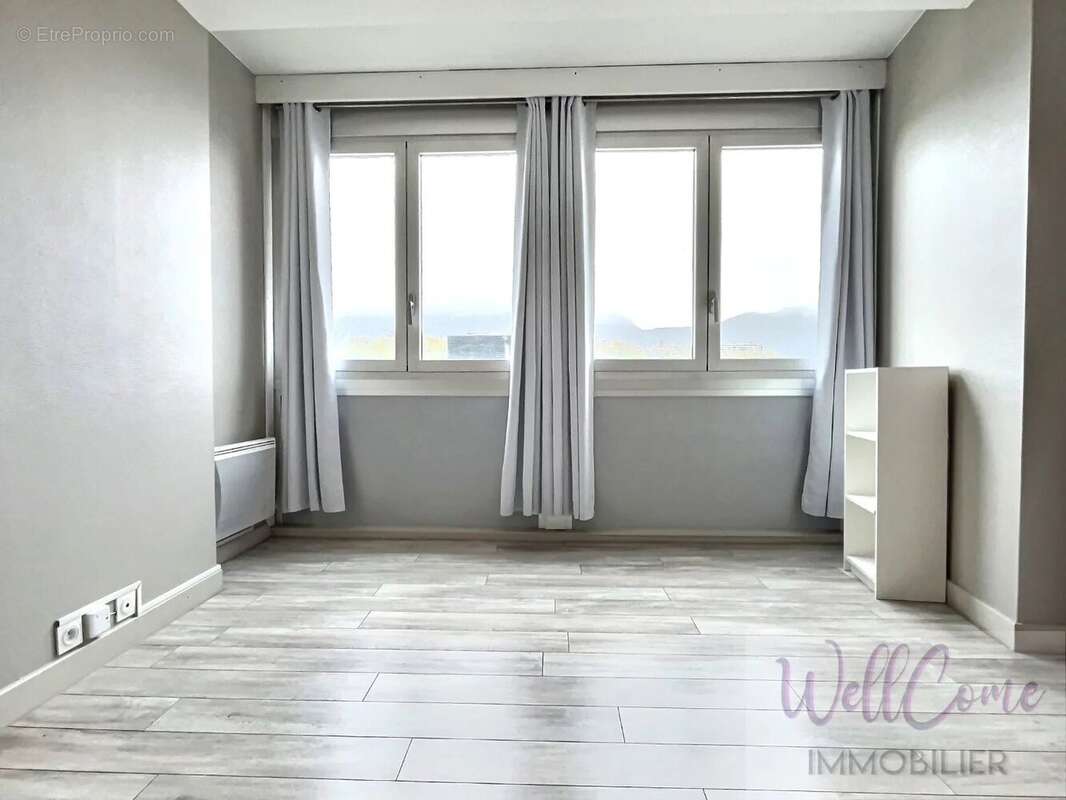 Commerce à AIX-LES-BAINS