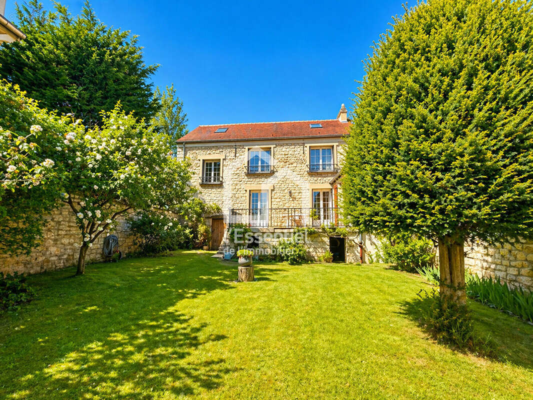 Maison à VERNEUIL-SUR-SEINE